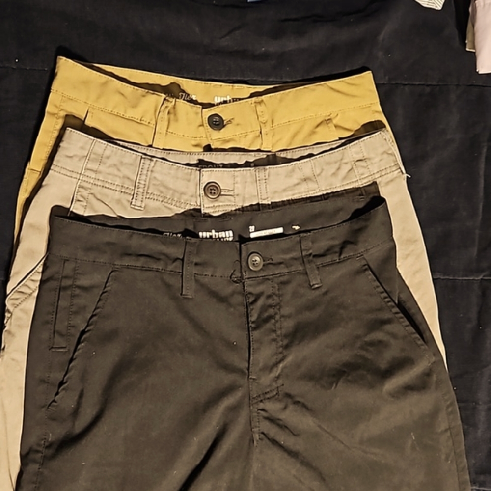 Set of 3 Mens shorts gently used 29w, 9-11" inseam